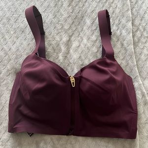 NWT VS knockout high impact bra with front zipper